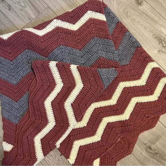 Hand Knitted Boho Chevron pattern Blanket Grey, Pink and Cream Full size - Picture 9 of 9